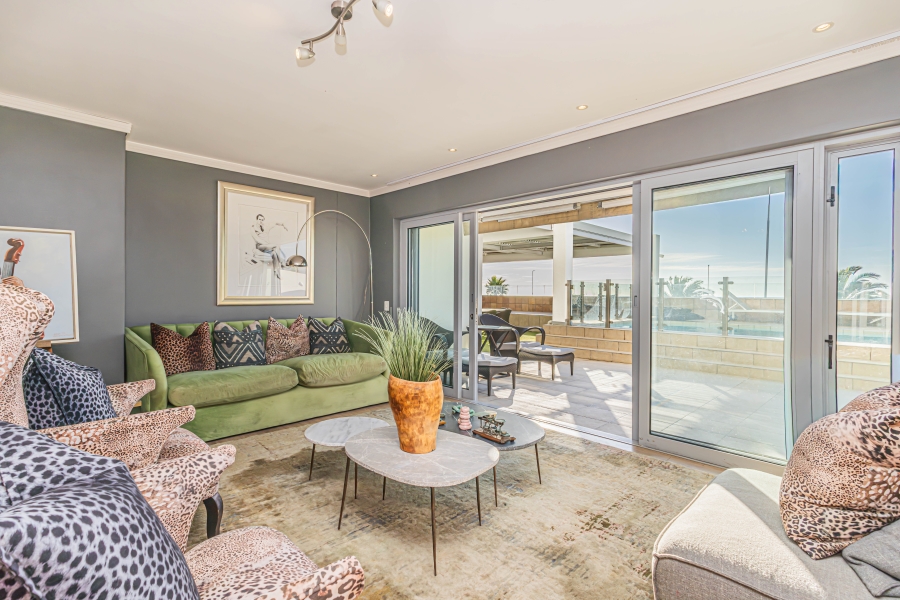 To Let 4 Bedroom Property for Rent in Mouille Point Western Cape